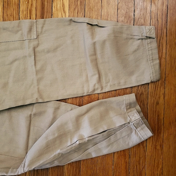 Banana Republic Relaxed Cargo Pants, Size 6, 100% Cotton, Warm Tan, Camel, Beige - Picture 6 of 12